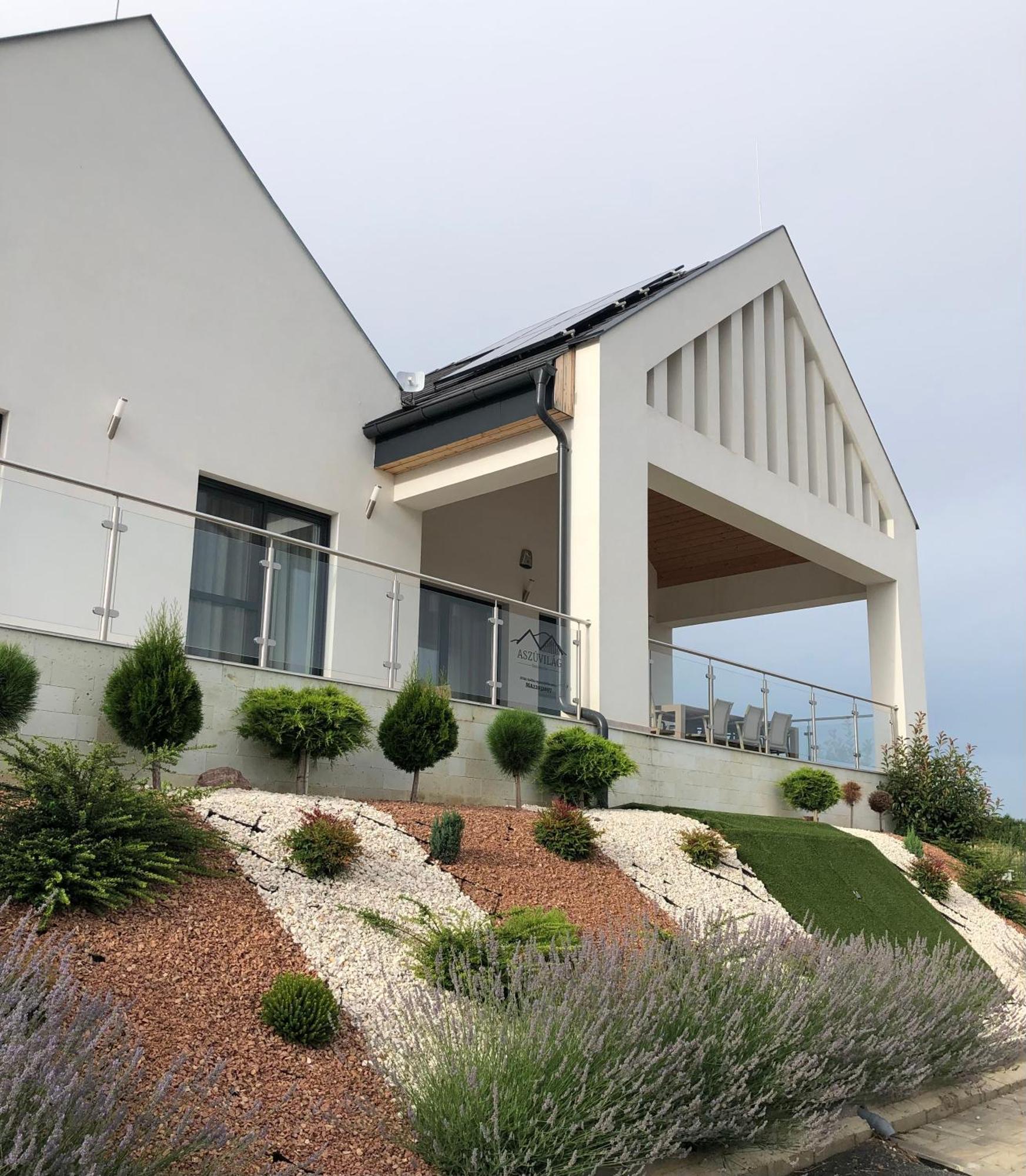 Aszuvilag Rezidencia With Sauna & Jacuzzi Legyesbenye Εξωτερικό φωτογραφία